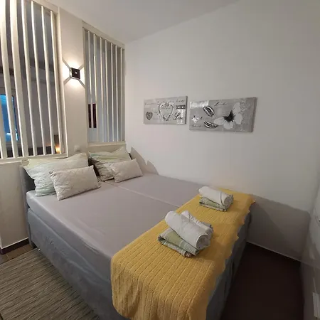 With Pool Alloggio in famiglia *