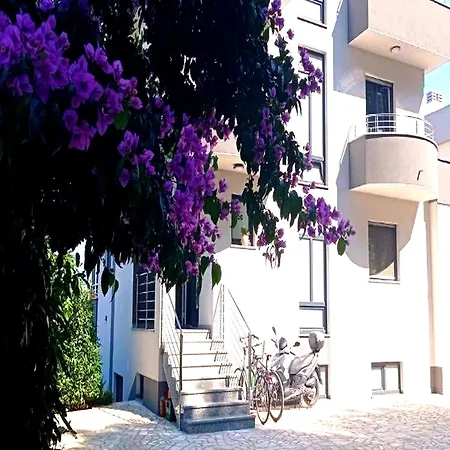 With Pool Δωμάτια σε οικογενειακή κατοικία